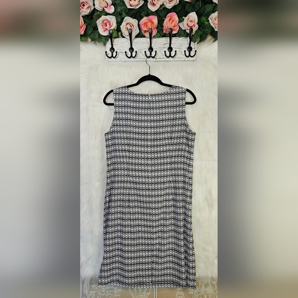 Mario Serrani Italy B&W Geometric Sleeveless Dress - Picture 4 of 7